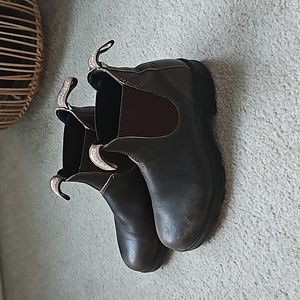 Blundstone Chelsea Boots, Stout Brown,  Size 4